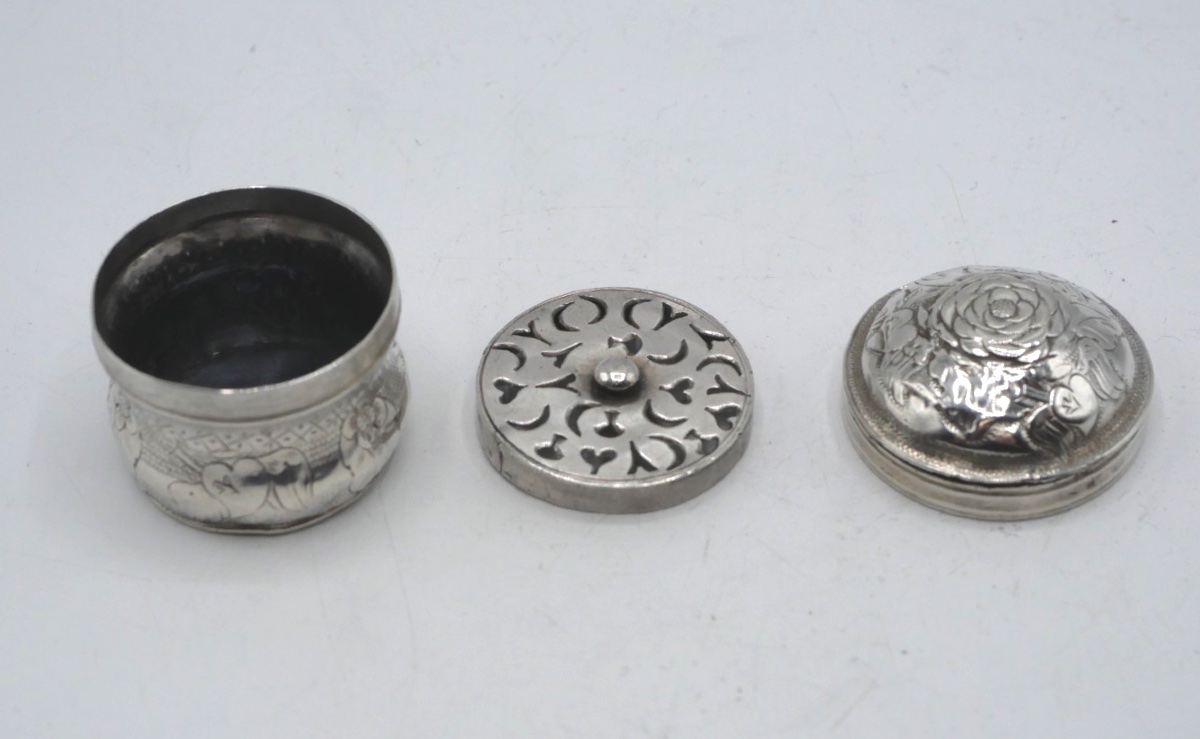 19th Century Solid Silver Vinaigrette-photo-2