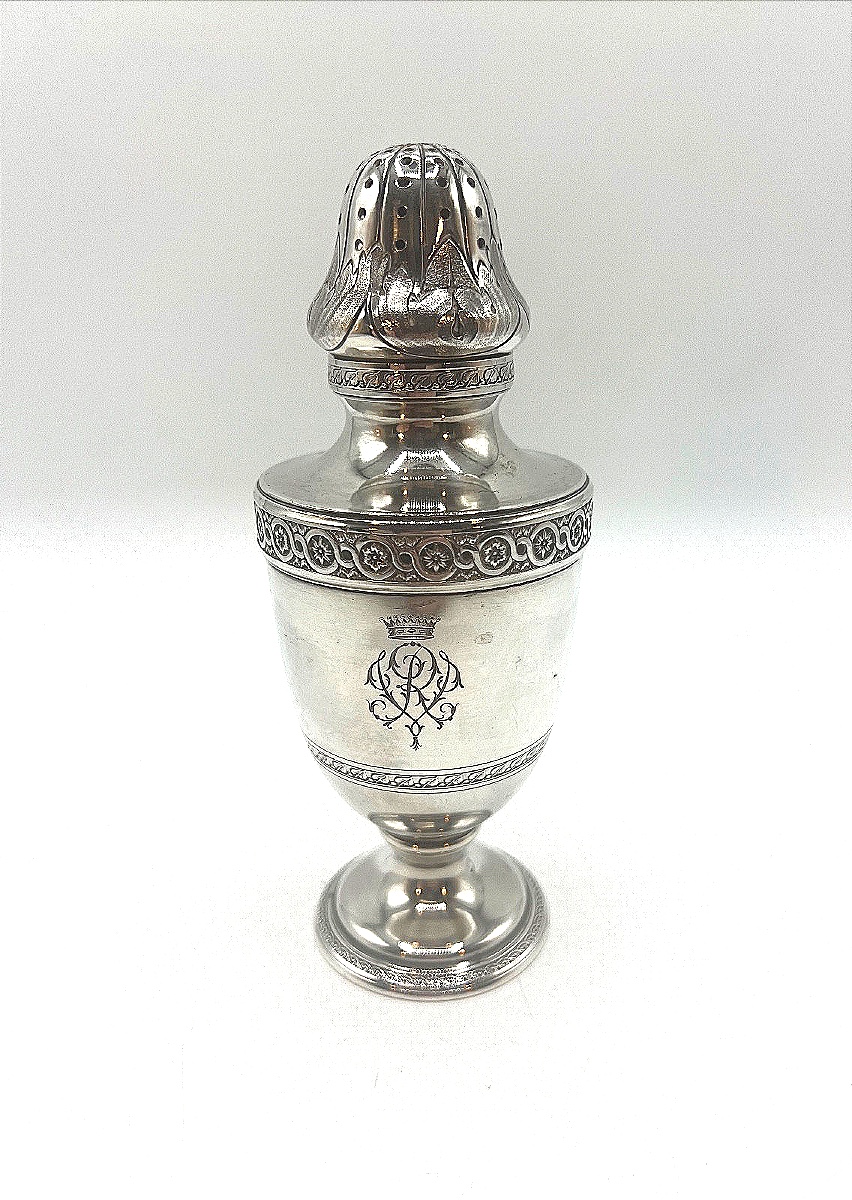 Saupoudoir en argent massif