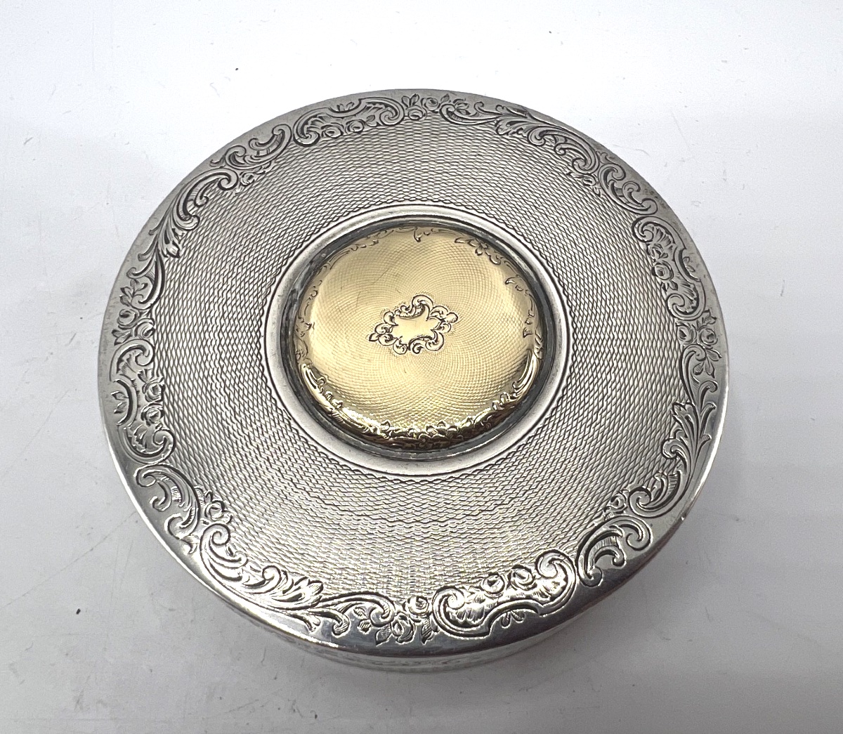 Round Box In Solid Silver And Vermeil-photo-1