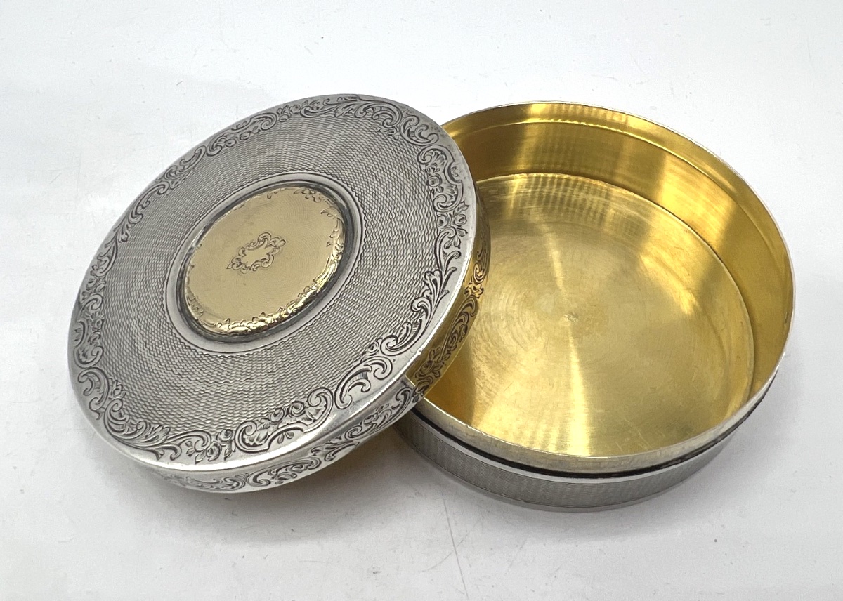 Round Box In Solid Silver And Vermeil-photo-3