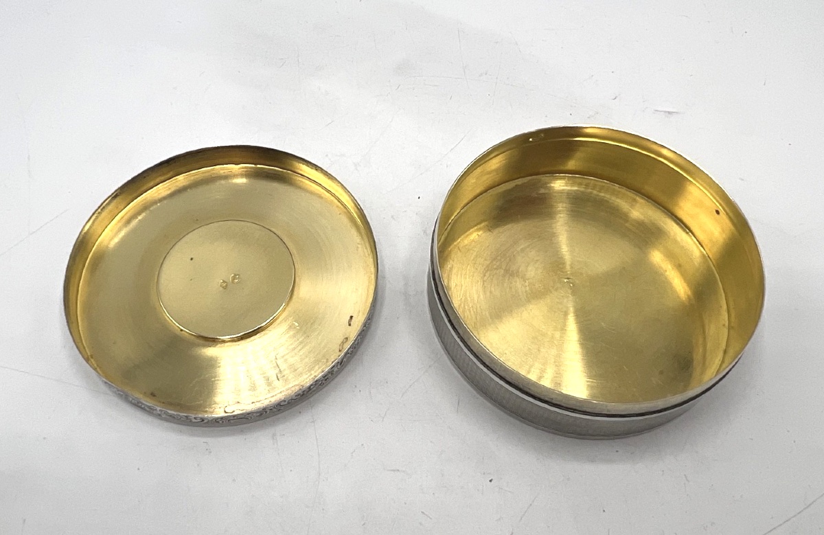Round Box In Solid Silver And Vermeil-photo-4