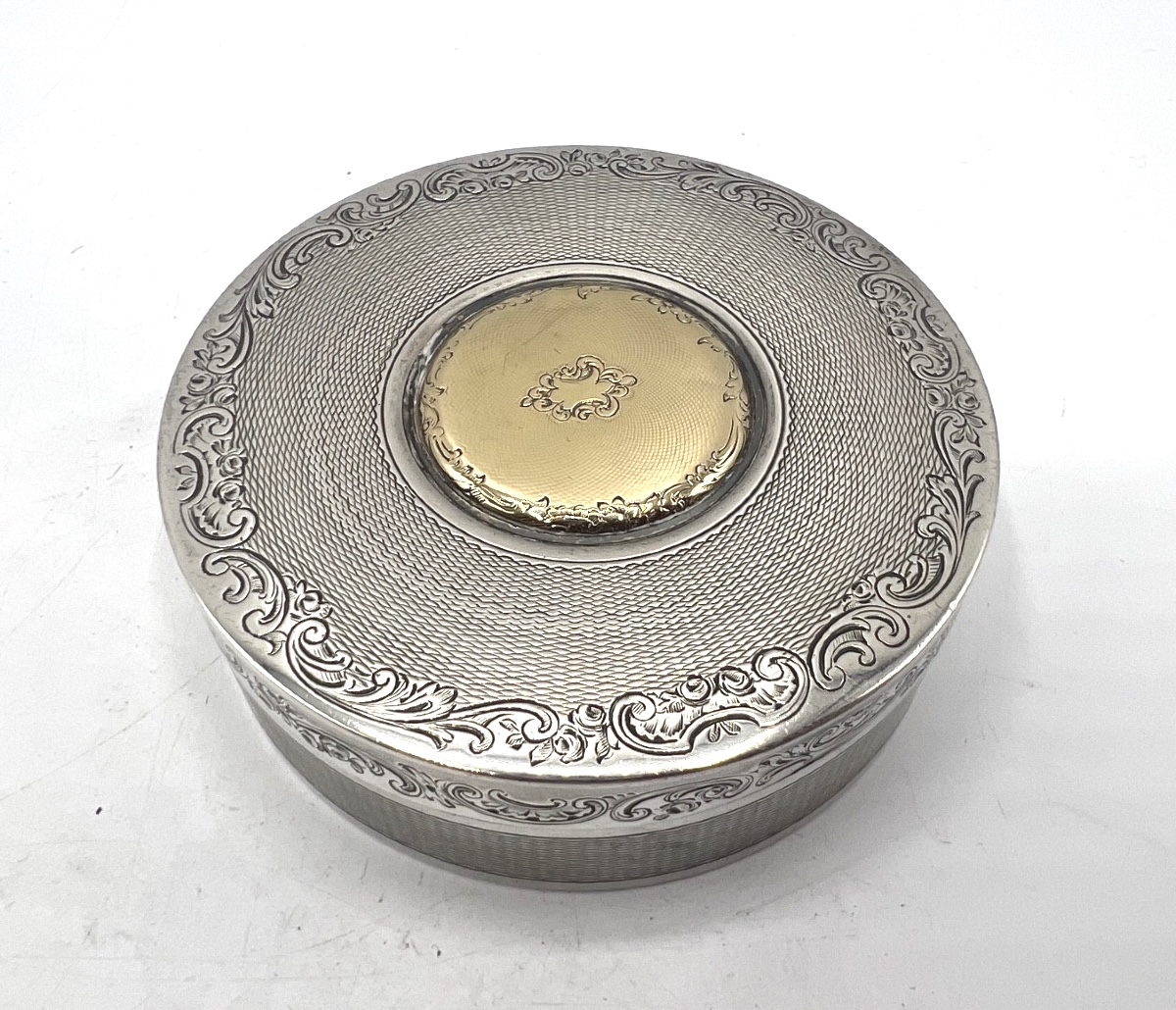 Round Box In Solid Silver And Vermeil