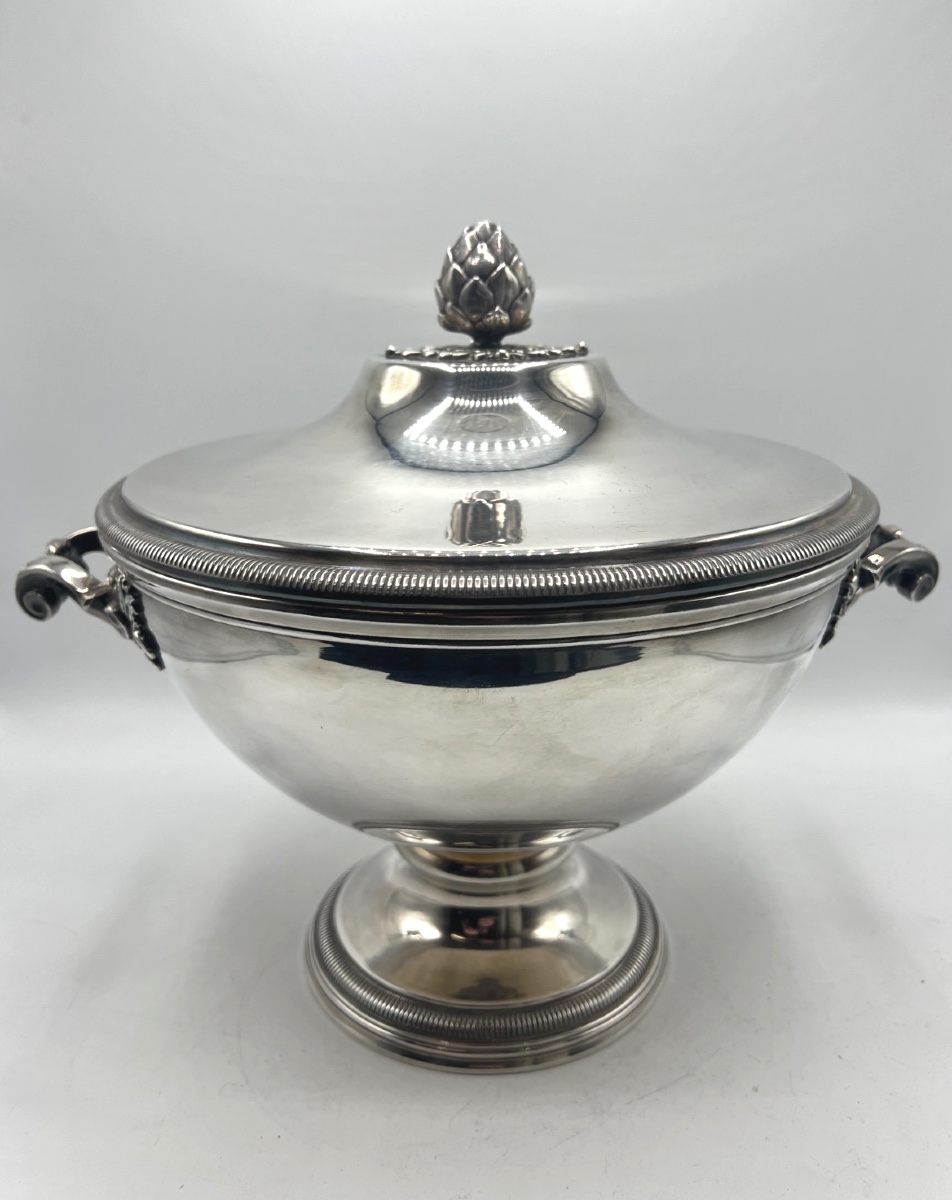 Soupière ronde en argent massif