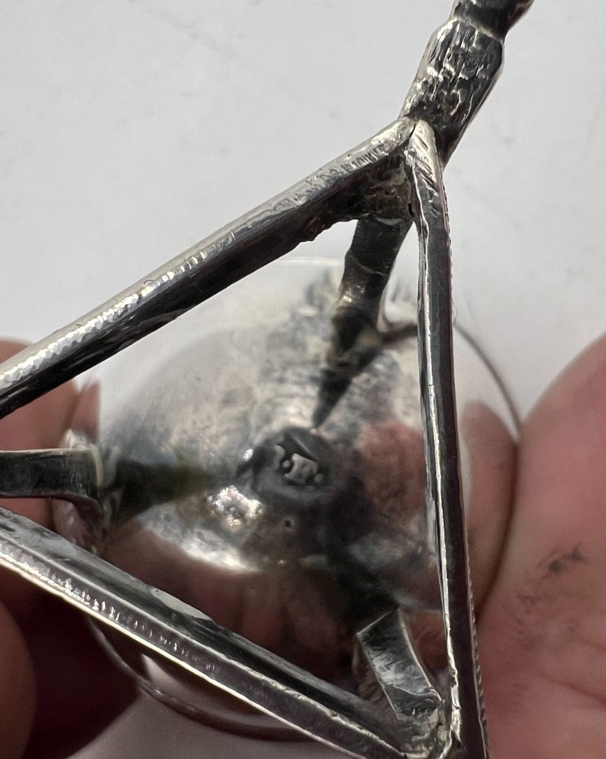 Solid Silver Tripod Egg Cup-photo-3