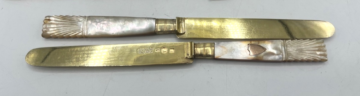 18 couteaux à fruits 19ème en vermeil et nacre, Belgique-photo-1