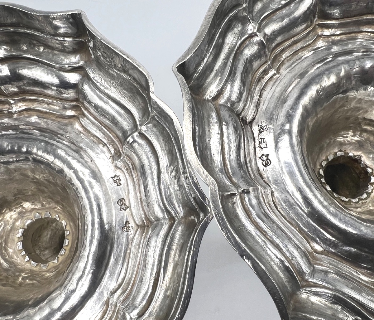 Paire de Bougeoirs en argent massif 18ème siècle-photo-3
