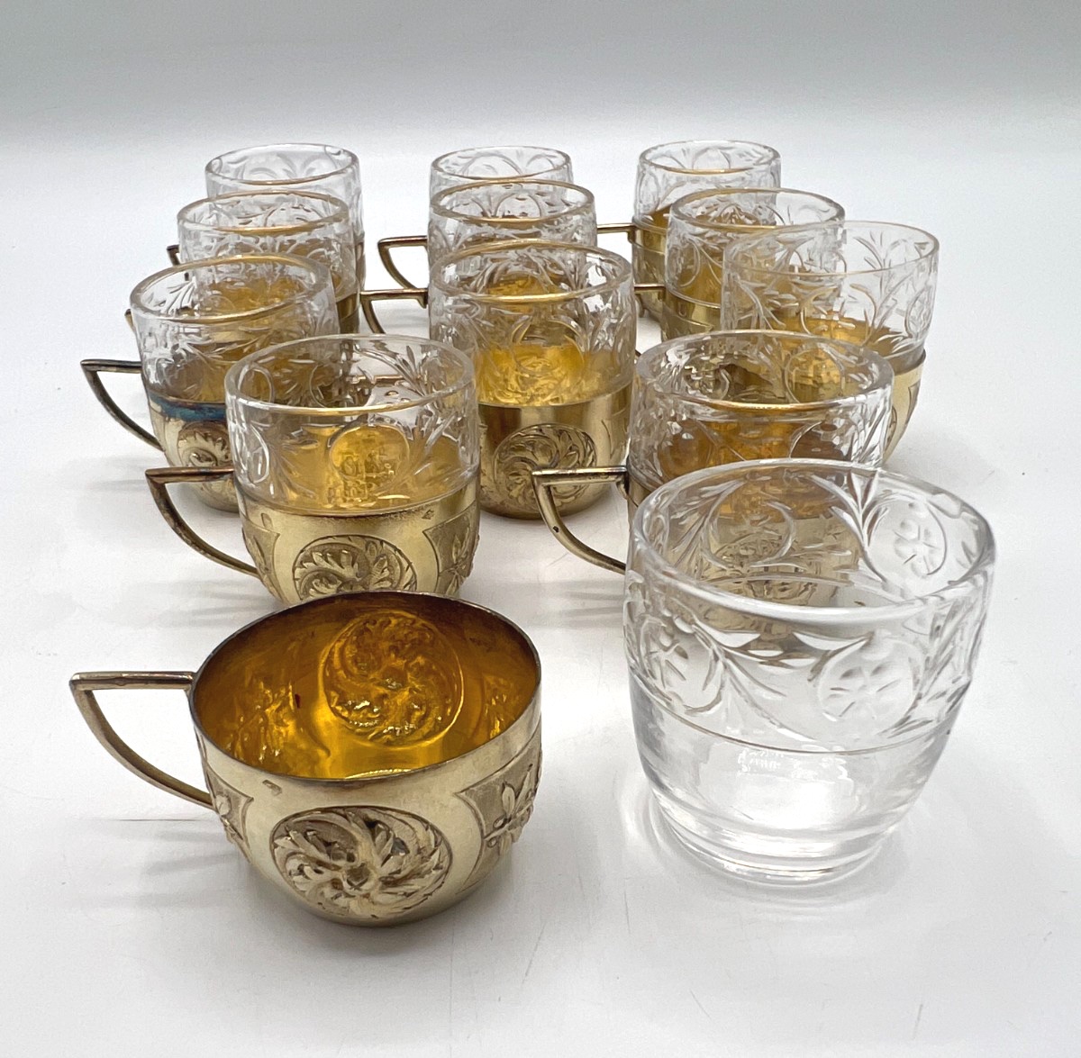 Suite de 12 verres à liqueur ou porto en verre et vermeil-photo-1