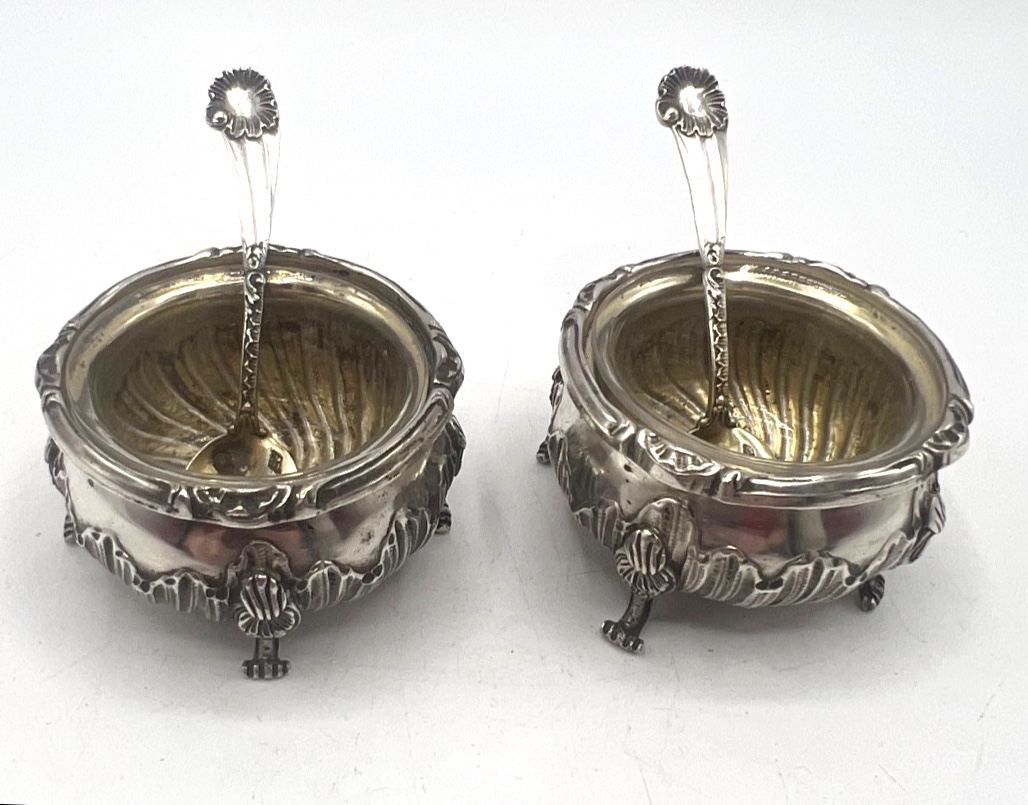 Paire de salerons en argent massif et leurs pelles à sel