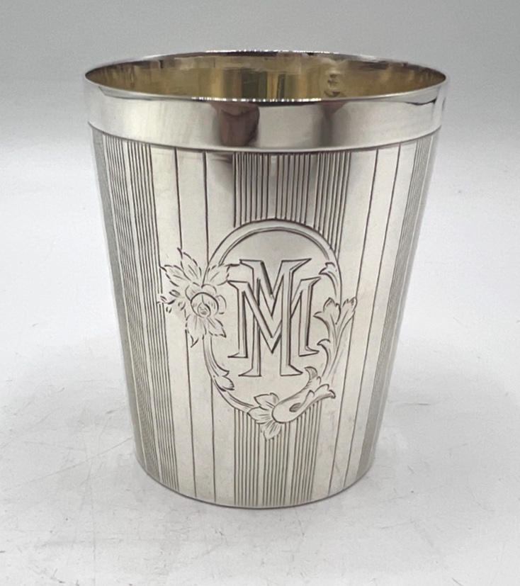 Timbale droite  en argent massif