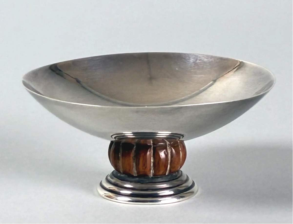 Baguier sur piédouche en argent massif par Jean-Elisée Puiforcat