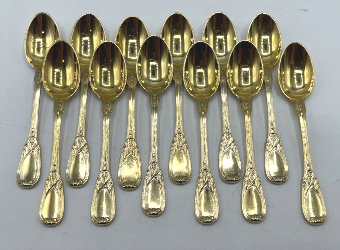 12 cuillères à moka en vermeil