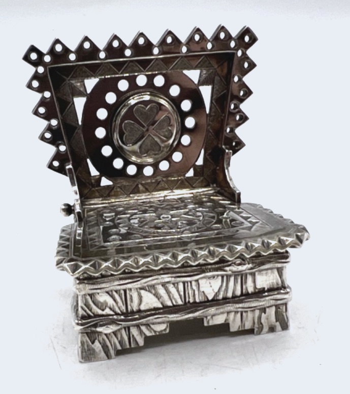 Saleron fauteuil en argent massif et vermeil, 19ème siècle, Russie