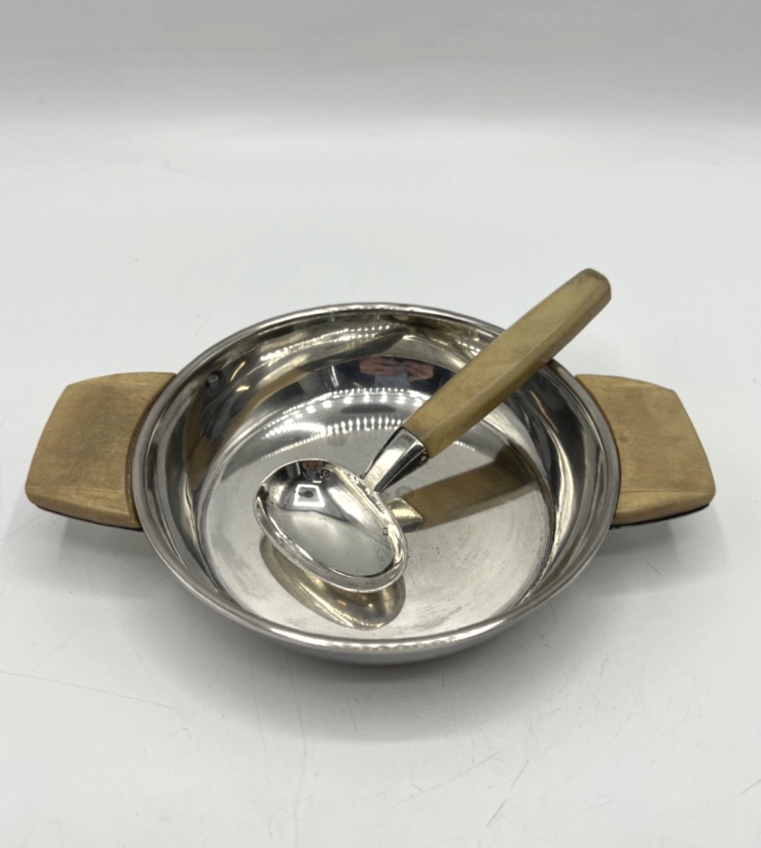 Assiette à bouillie et sa cuillère en argent massif, Art déco