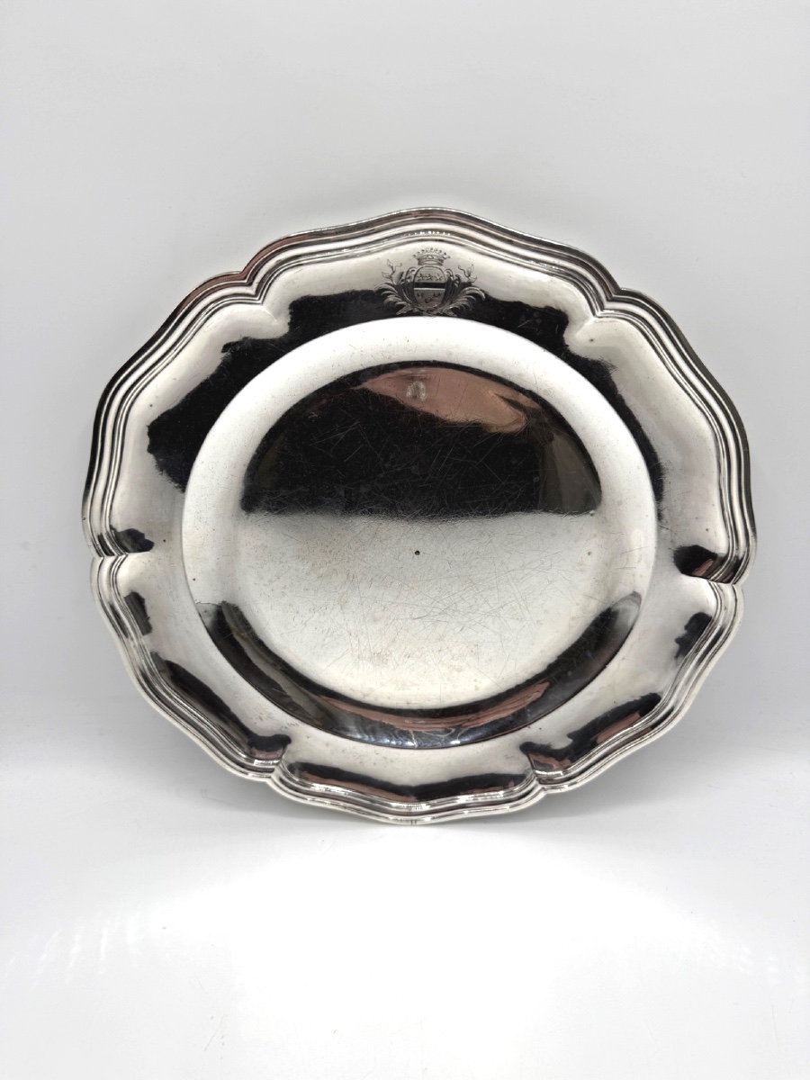 18th Century Round Platter In Sterling Silver