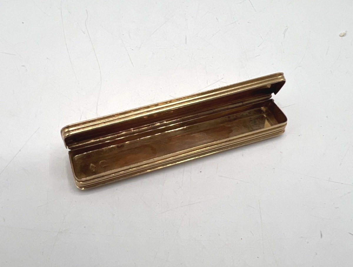 Rectangular Box In Yellow Gold-photo-4
