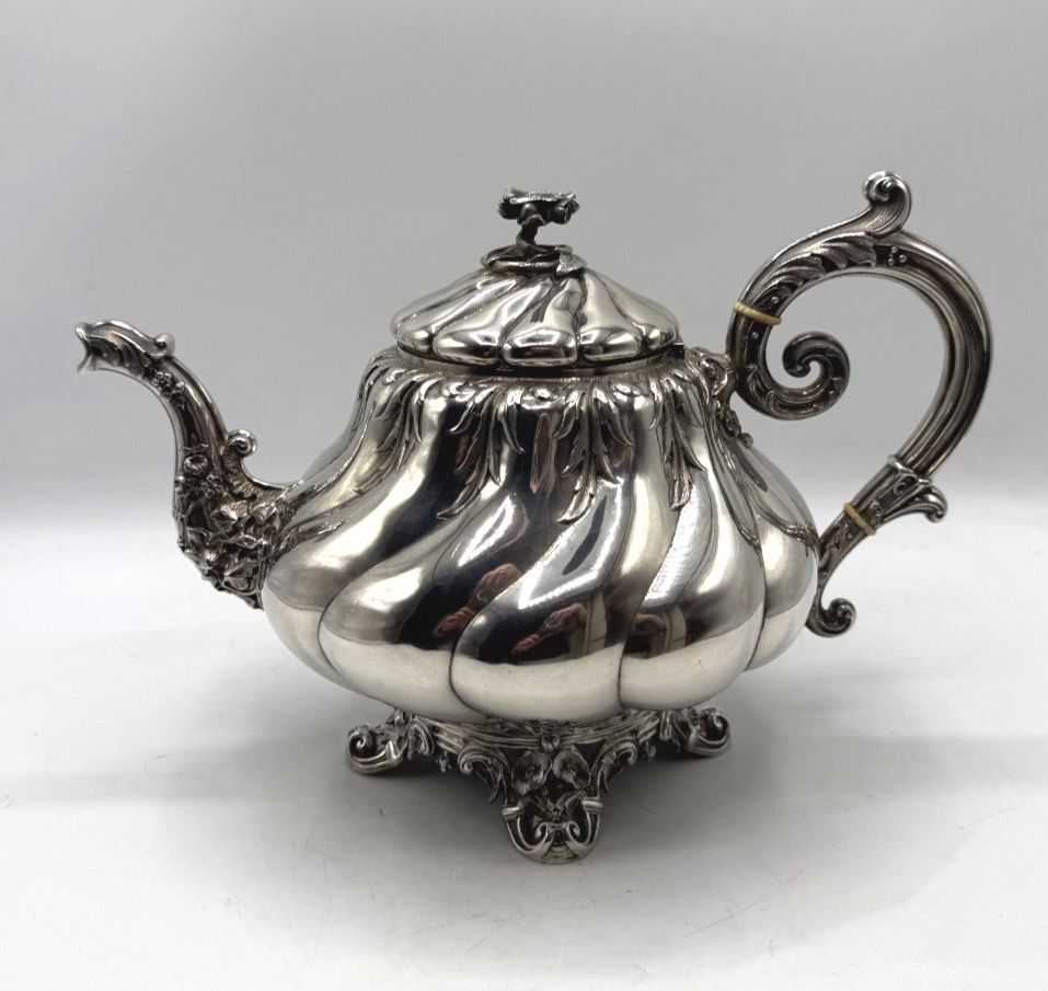 Teapot In 19th Century Sterling Silver, Naturalistic Design-photo-8