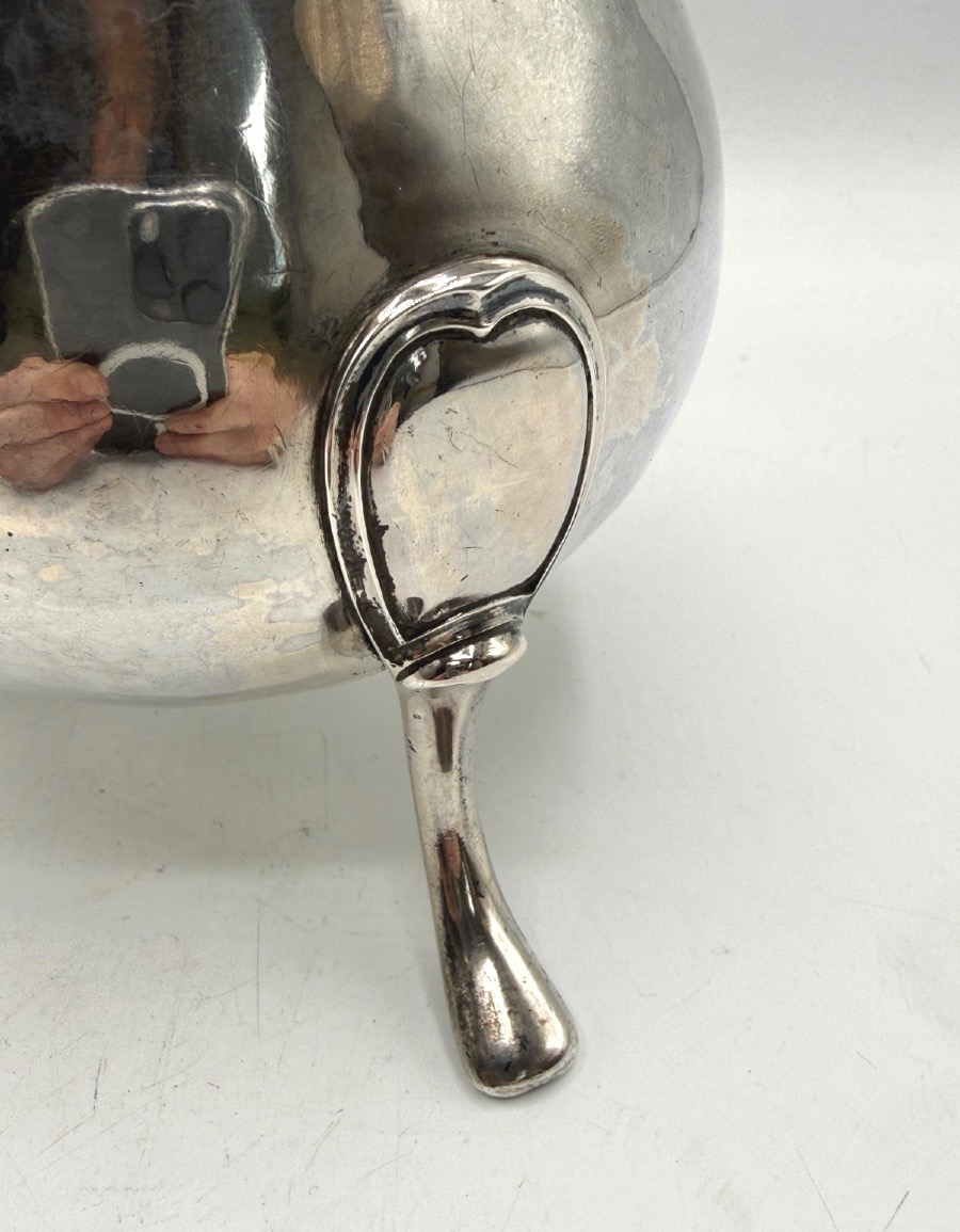 Cafetière tripode 18ème en argent massif-photo-1