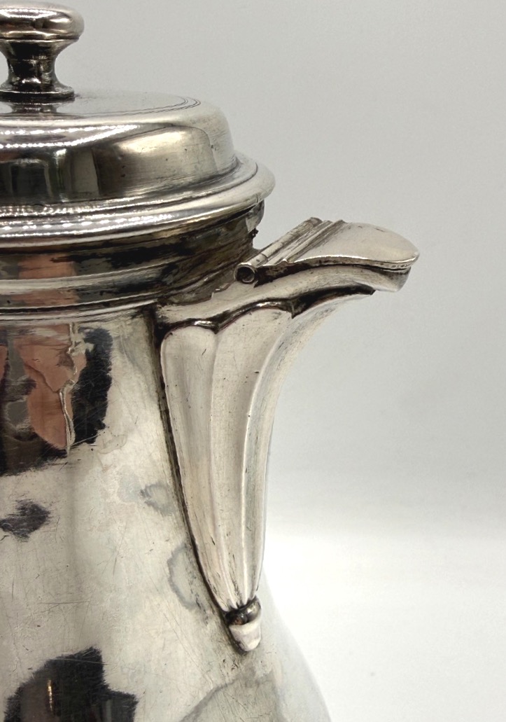 Cafetière tripode 18ème en argent massif-photo-2
