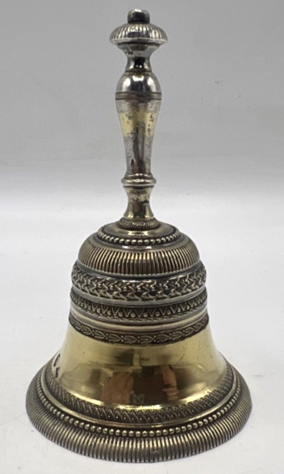 Clochette de table en argent massif et vermeil, époque 19ème