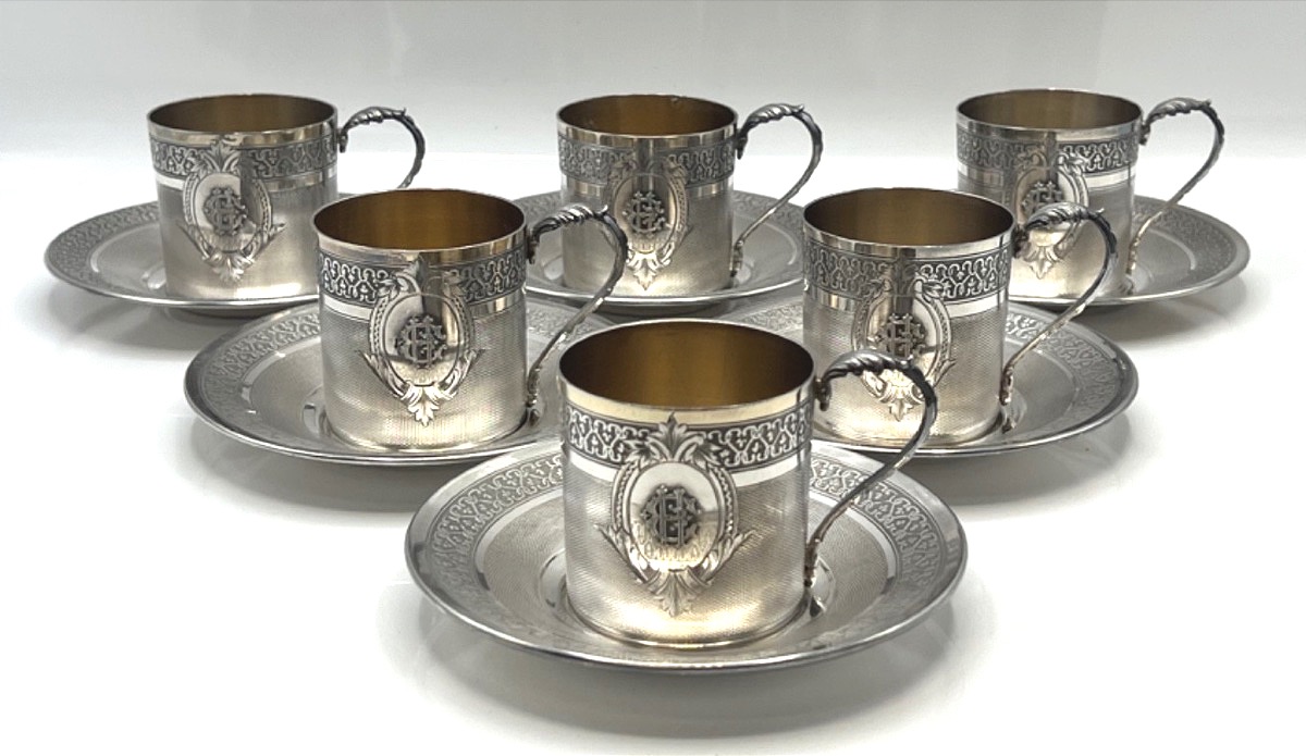Suite de 6 tasses à café en argent massif et vermeil par Boivin