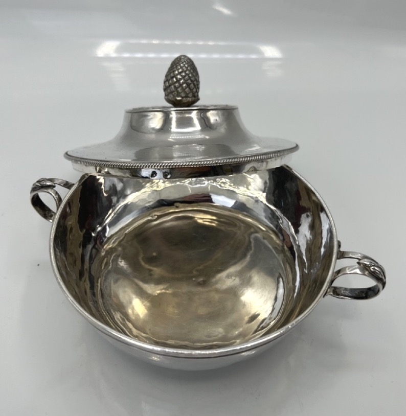 18th-century Solid Silver Covered Soup Tureen-photo-3