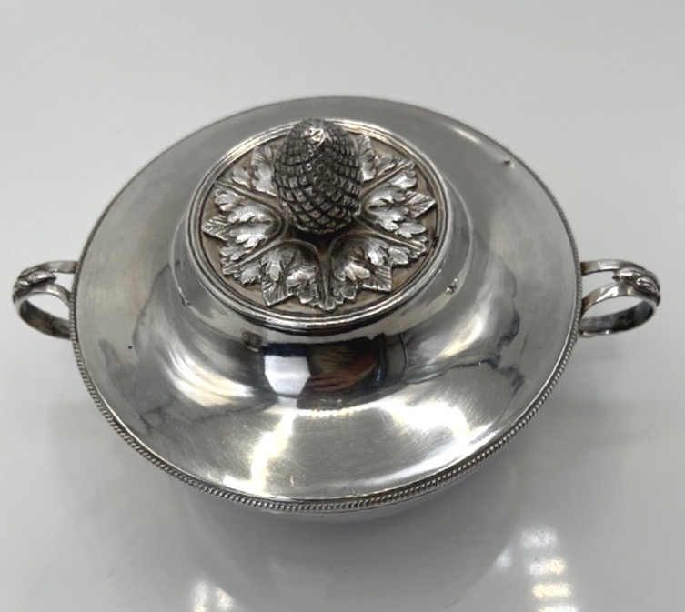 18th-century Solid Silver Covered Soup Tureen-photo-5