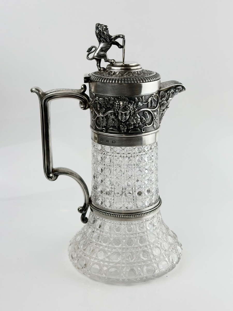 Carafe en cristal taillé et argent massif Mascarons