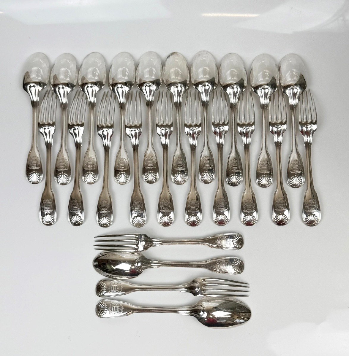 Set Of 12 Solid Silver Dessert Cutlery Pieces, Featuring A Coat Of Arms And A Seashell-photo-6