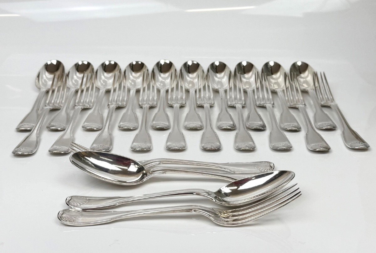 Set Of 12 Solid Silver Dessert Cutlery Pieces, Featuring A Coat Of Arms And A Seashell