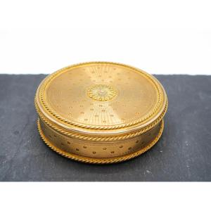 Round 18-carat Gold Box, 18th Century
