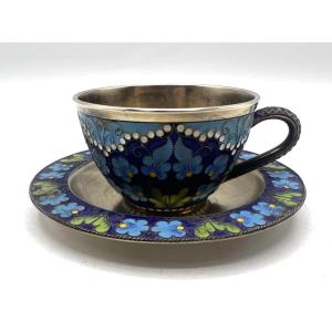 Tasse et sous tasse en argent massif et émail, Russie