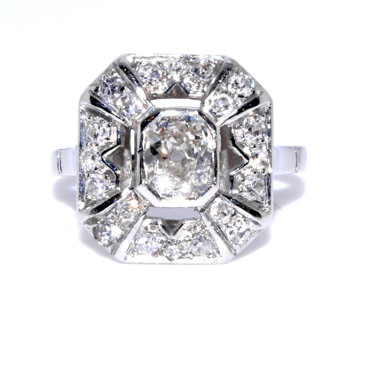 Bague Art Déco Entourage Diamants