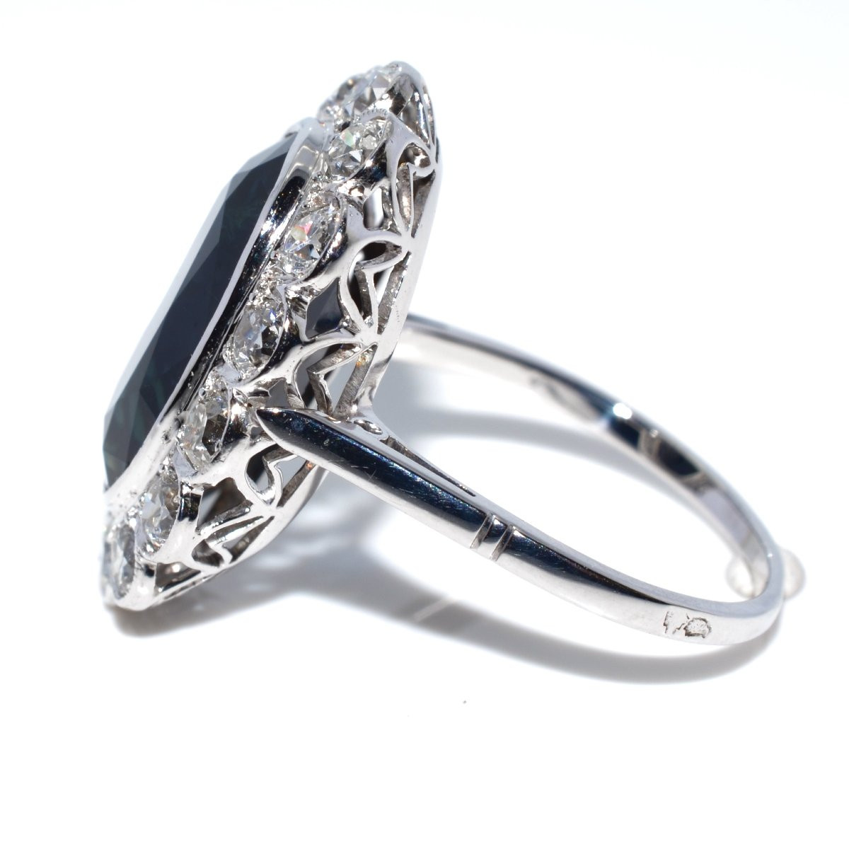 Bague Art Déco en saphir et entourage diamants-photo-3