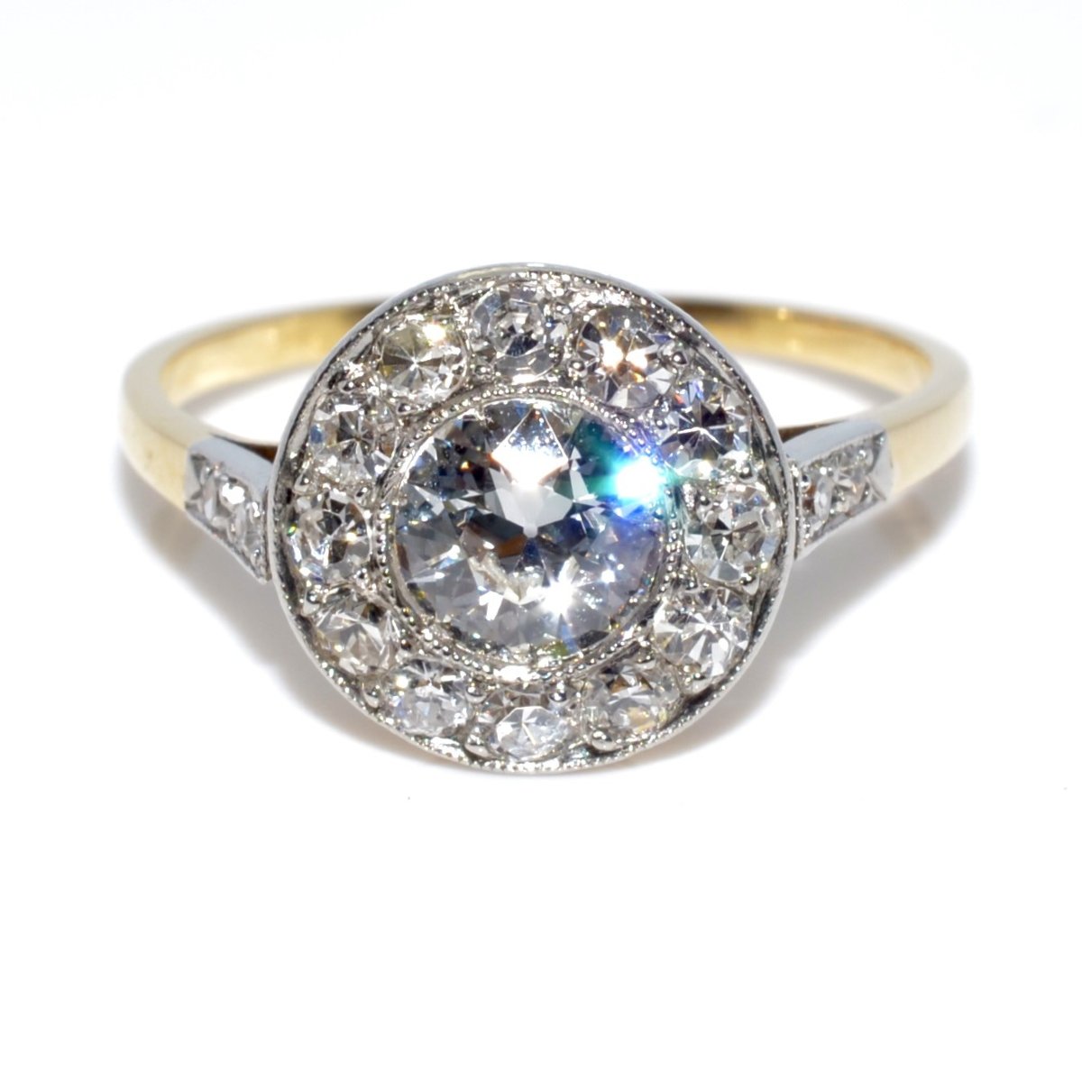 Bague entourage diamants