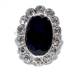 Bague Art Déco en saphir et entourage diamants