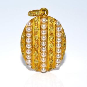 Antique 18k Gold (750/1000) Locket Picture Pendant, Circa 1850. This Lovely Antique Pendant, An