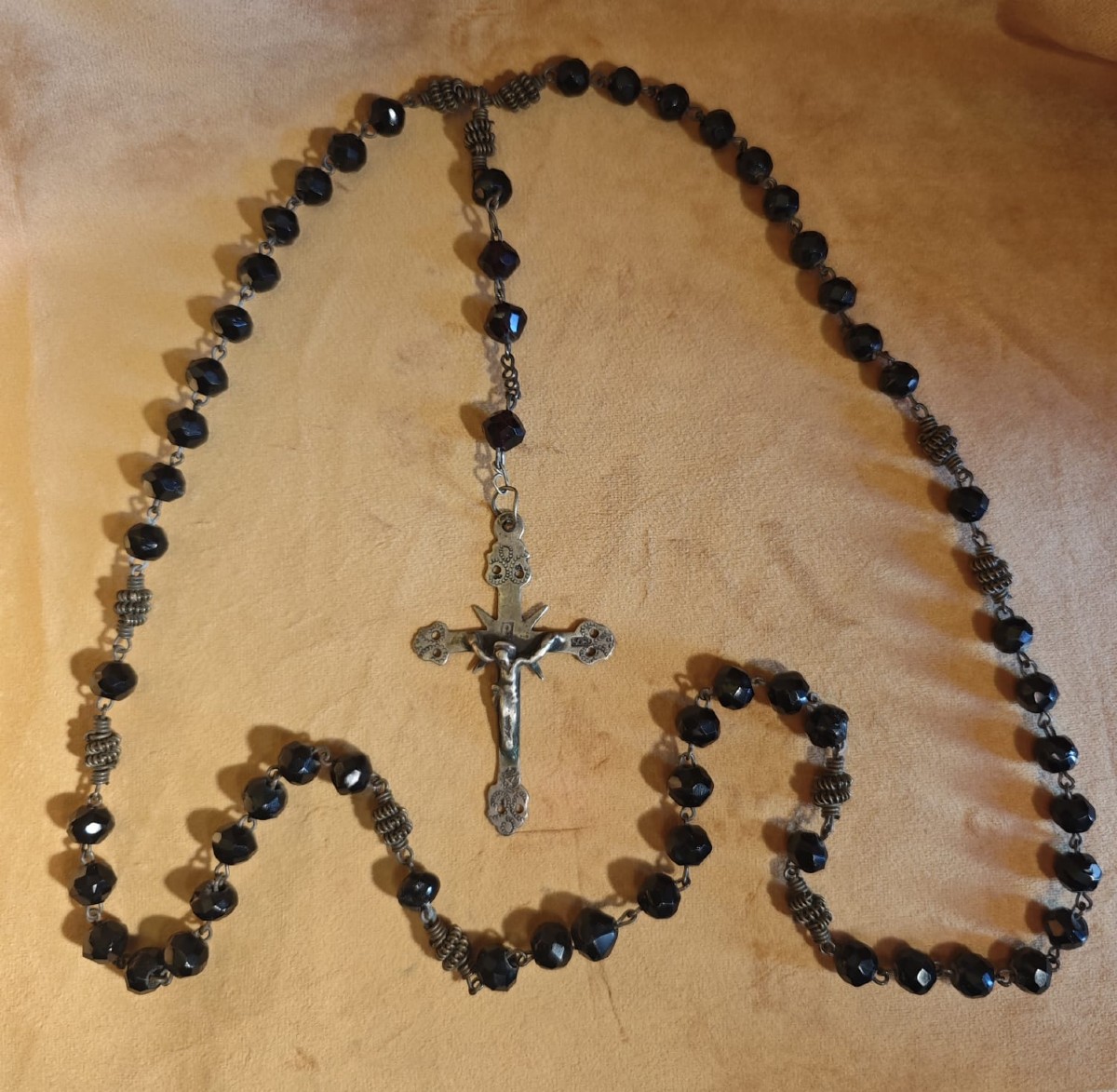 Garnet Rosarygarnet Rosary, Silver Christ, Work From The First Half Of The Eighteenth Century T