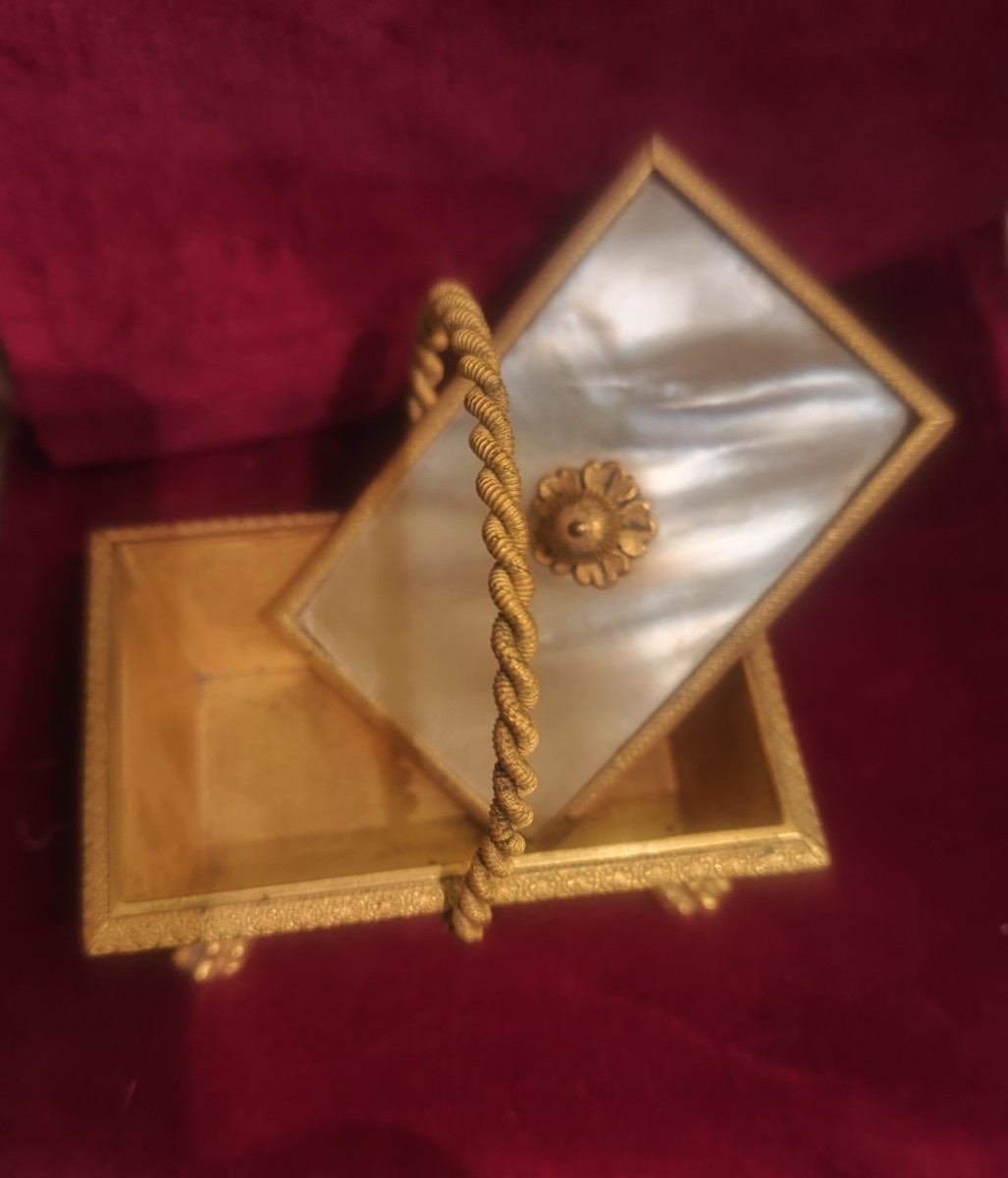 Basket In Gilded Bronze-photo-4