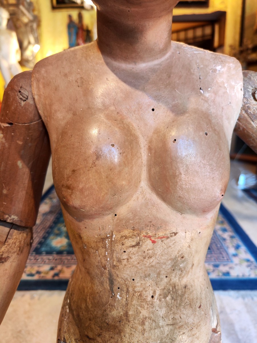 A Mannequin Statue-photo-1