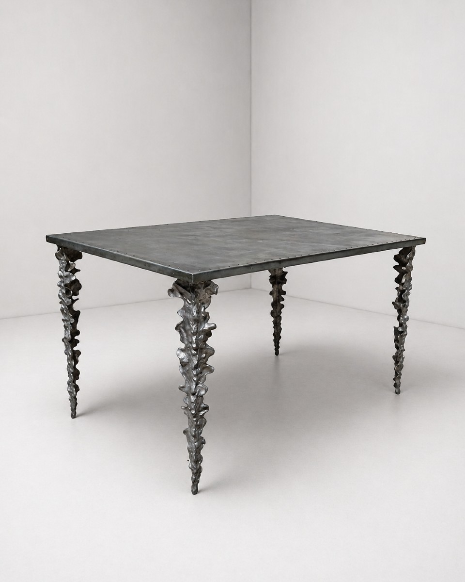 Table sculpturale signée Michael Aram Pièce design contemporaine