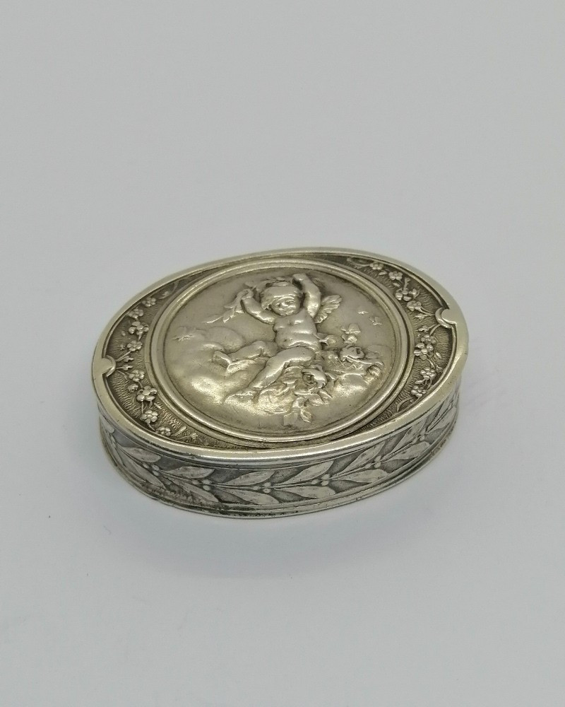 Pill Box, Silver, With Cherub And Flower Motif, Maison Hénin&cie In Paris Circa 1900.