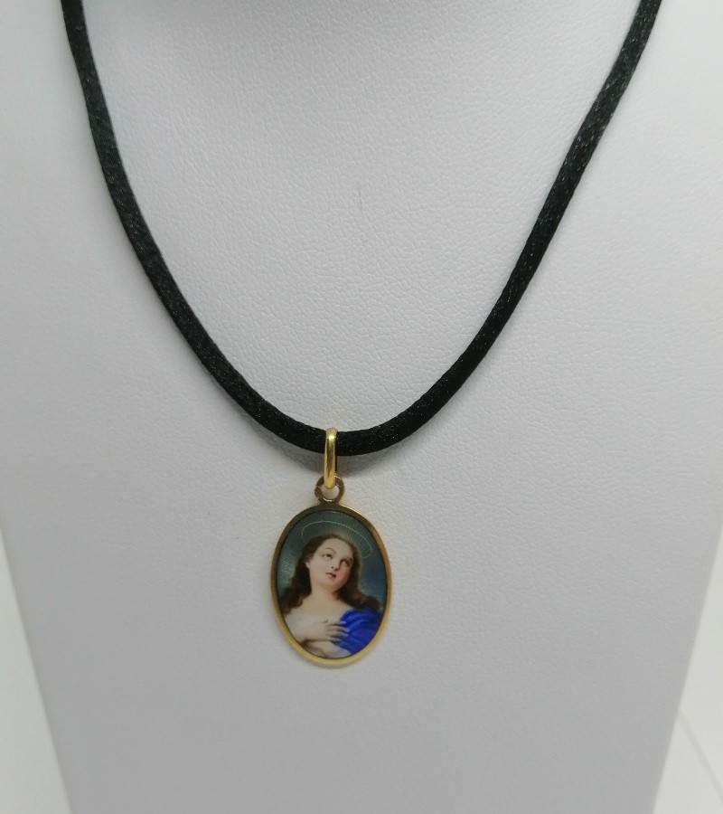Yellow Gold Pendant, On Guilloché Background, Painted Enamelled Virgin, Circa 1900-20.