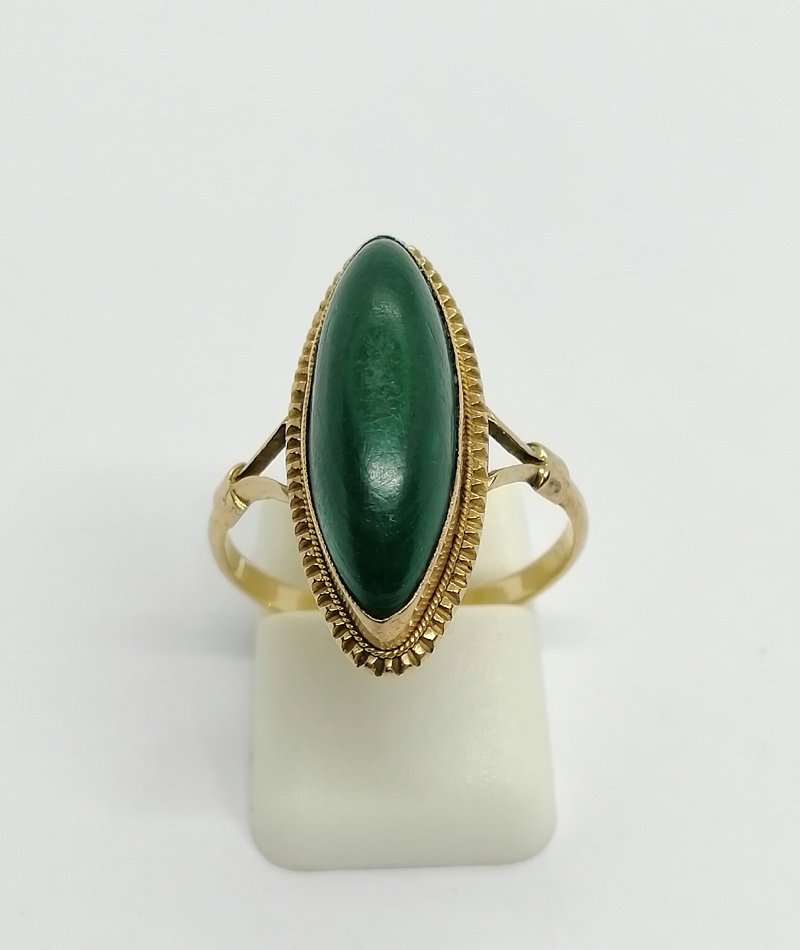Gold Ring, Teardrop-shaped With A Natural Malachite Cabochon, 1920.