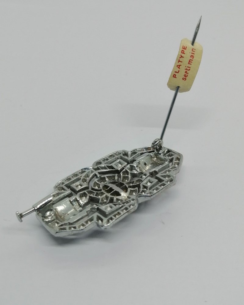 Broche pavée de superbes strass blanc façon diamants, 1925-30, Art Déco, travail Français.-photo-4
