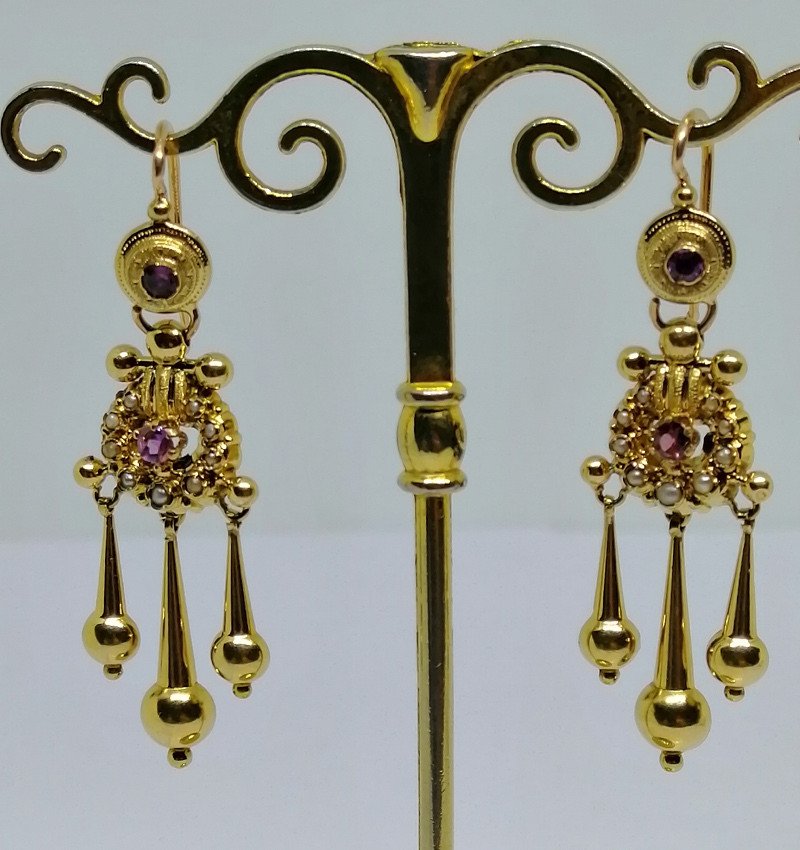 Boucles d'Oreilles Pendantes En Or Avec Améthystes.-photo-3