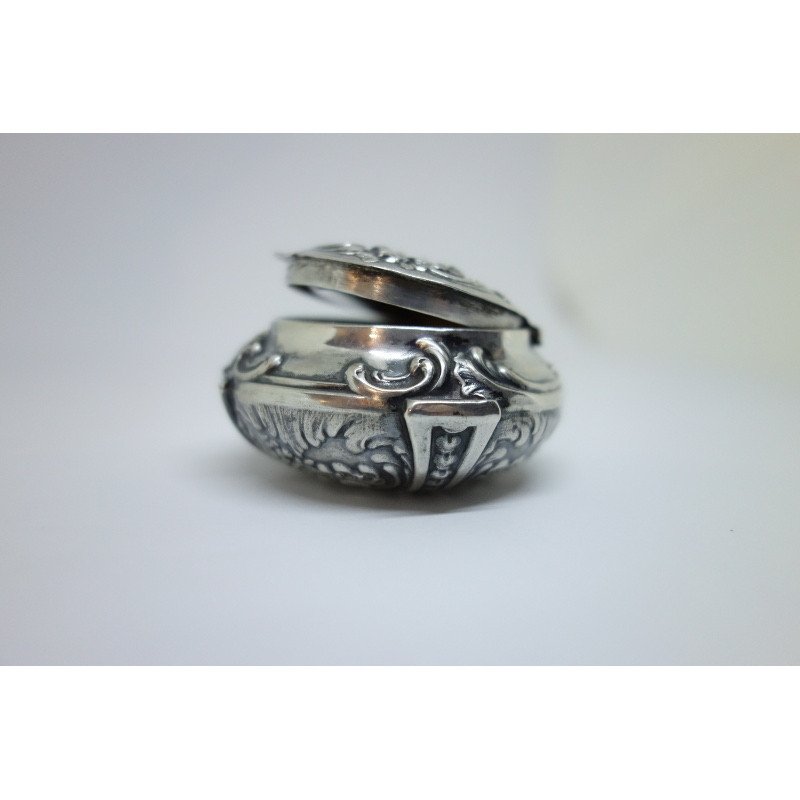 Box, Pillbox, Sterling Silver With A Particular Shape And Decor.-photo-2