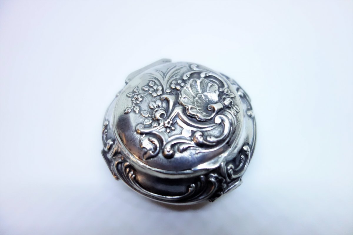 Box, Pillbox, Sterling Silver With A Particular Shape And Decor.-photo-2