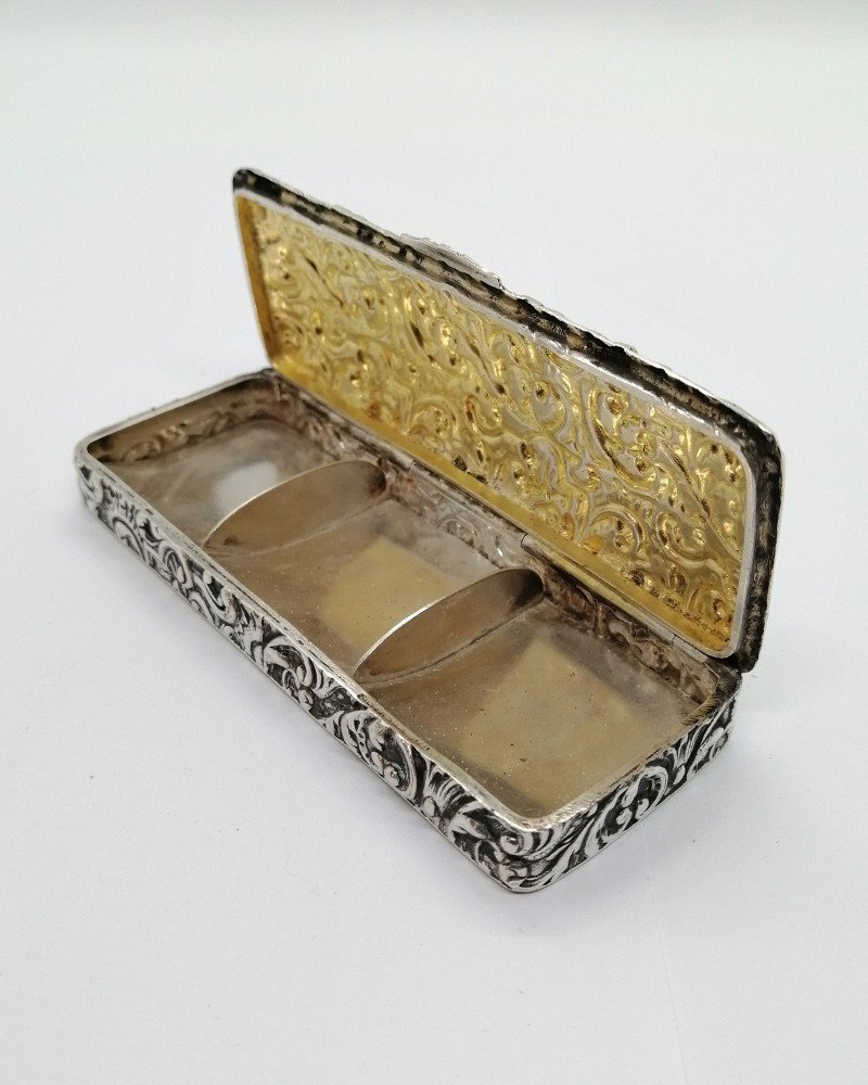 Old Box For Stamps Or Medicines In Silver Metal.-photo-3