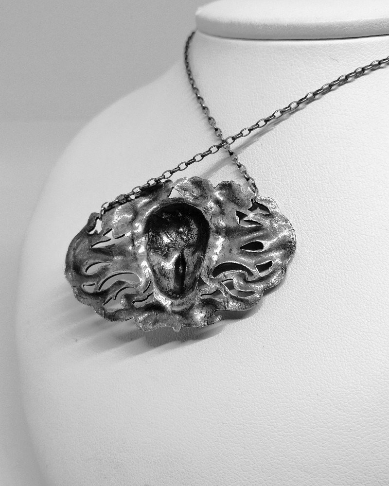 Typical Art Nouveau Necklace, Signed, With Face And Wavy Hair.-photo-4