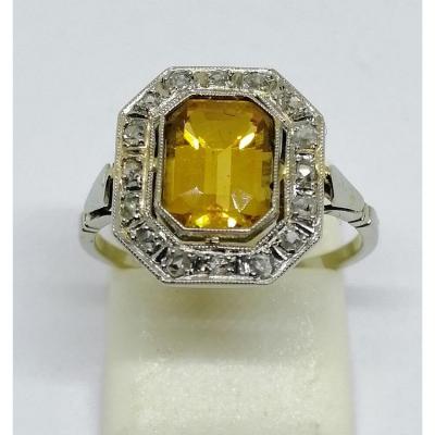 Bague En Or Gris Avec Citrine Et Diamants.